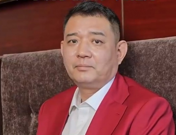 鞏曉彬：剛打球時(shí)工資20多塊錢(qián) 主要給父母、給家里改善生活
