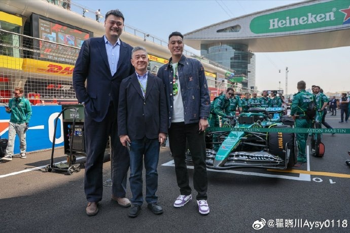 聯(lián)動(dòng)F1！翟曉川曬與姚明、阿隆索、范志毅、周冠宇等的合照