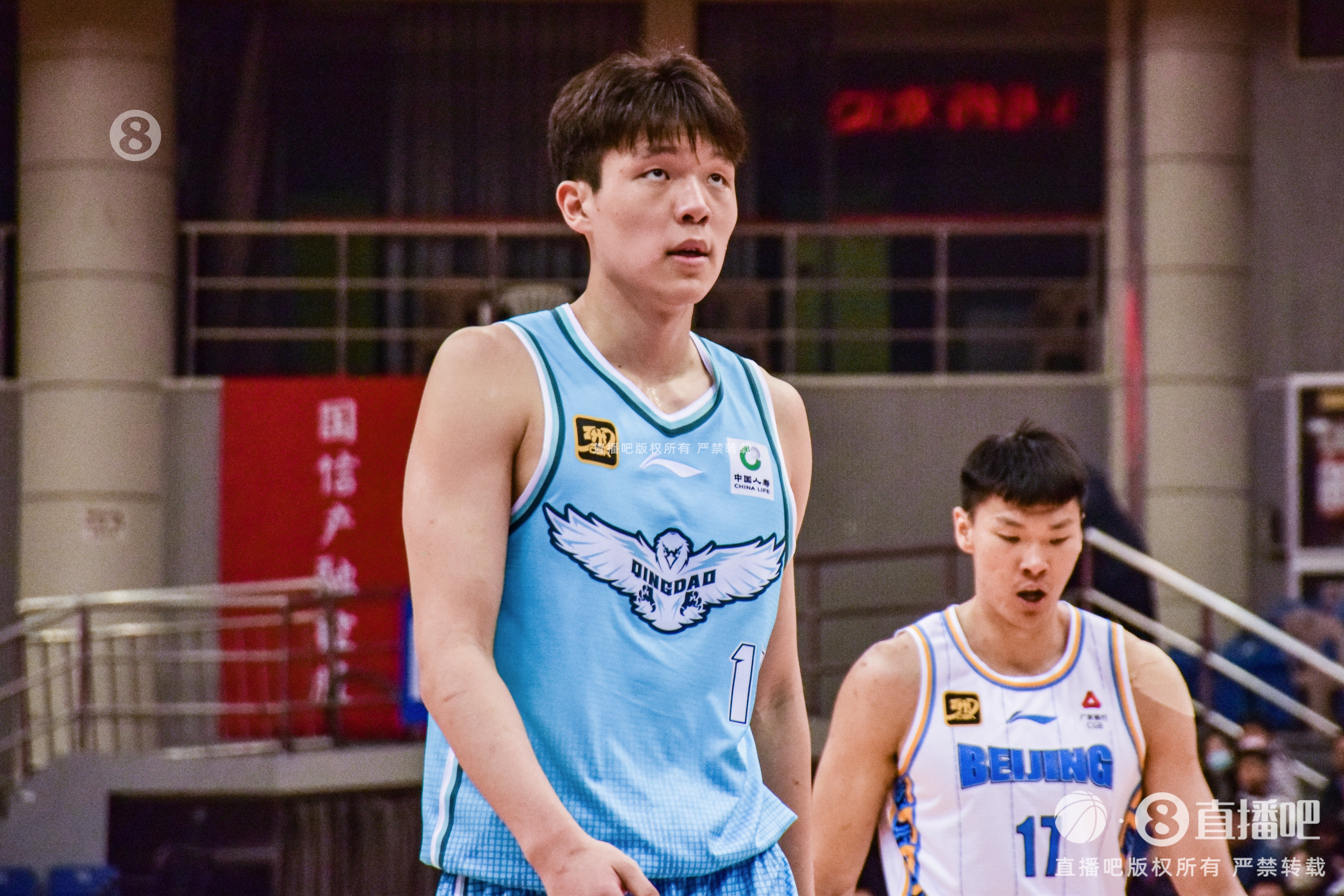 內線攻防俱佳！楊瀚森半場10分鐘4中3砍9分11板&另有3斷2帽
