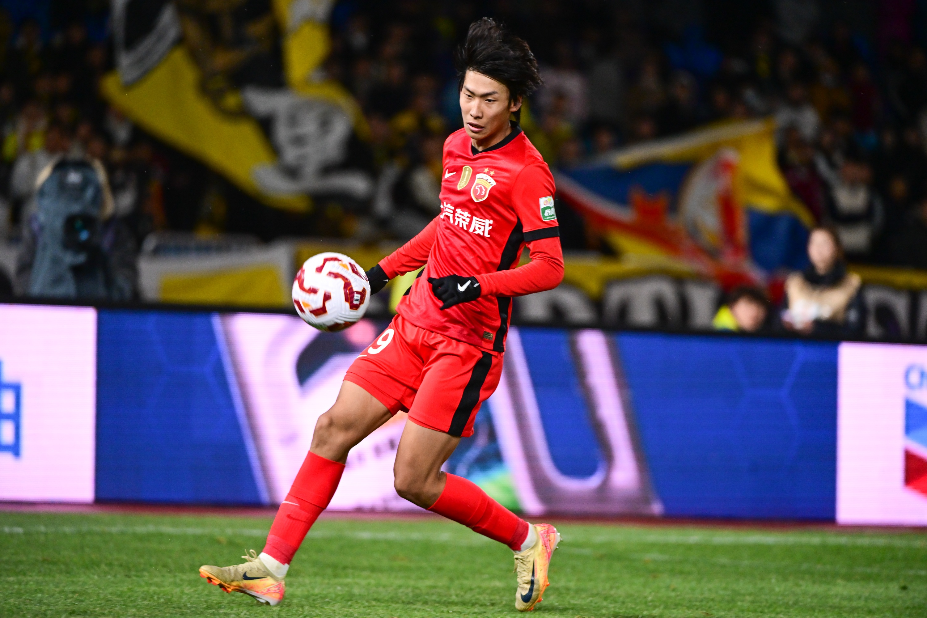 記者：李新翔、王鈺棟也要感謝B名單制度，以前的U23政策是奇葩
